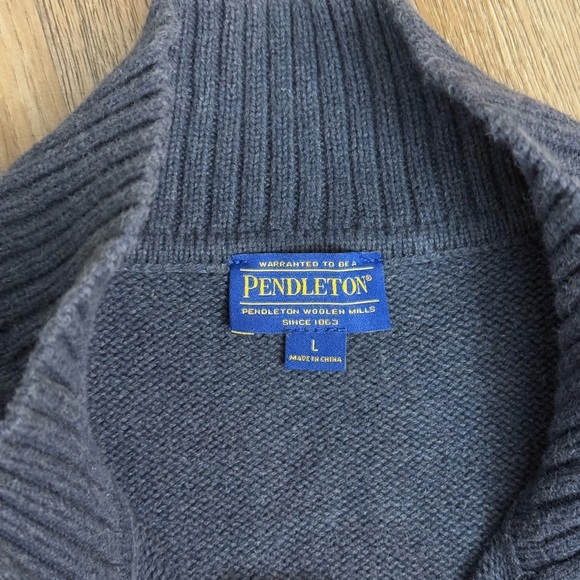 Pendleton • Full Zip Cable Knit Sweater Vest - Picture 5 of 12